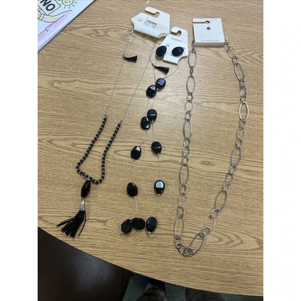 Dress Barn Jewelry Lot Of 5‎ Bundle Necklaces NWT